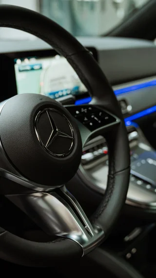 Mercedes-Benz V 300 d Exclusive Swiss Edition 4MATIC (2025)