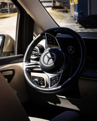 Mercedes-Benz V300