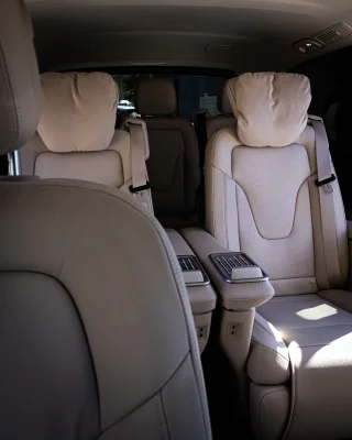 Mercedes-Benz V300