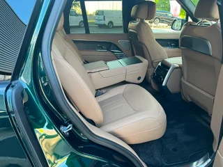 Land Rover LWB P460e