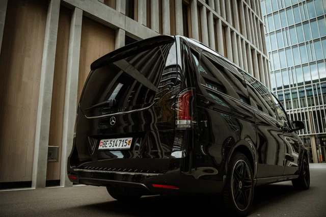 Mercedes-Benz V 300 d Exclusive Swiss Edition 4MATIC (2025) – 10