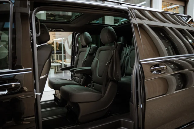 Mercedes-Benz V 300 d Exclusive Swiss Edition 4MATIC (2025) – 5