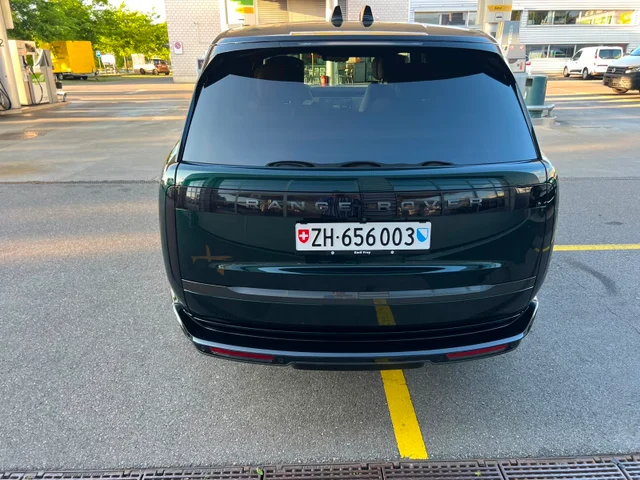 Land Rover LWB P460e – 5