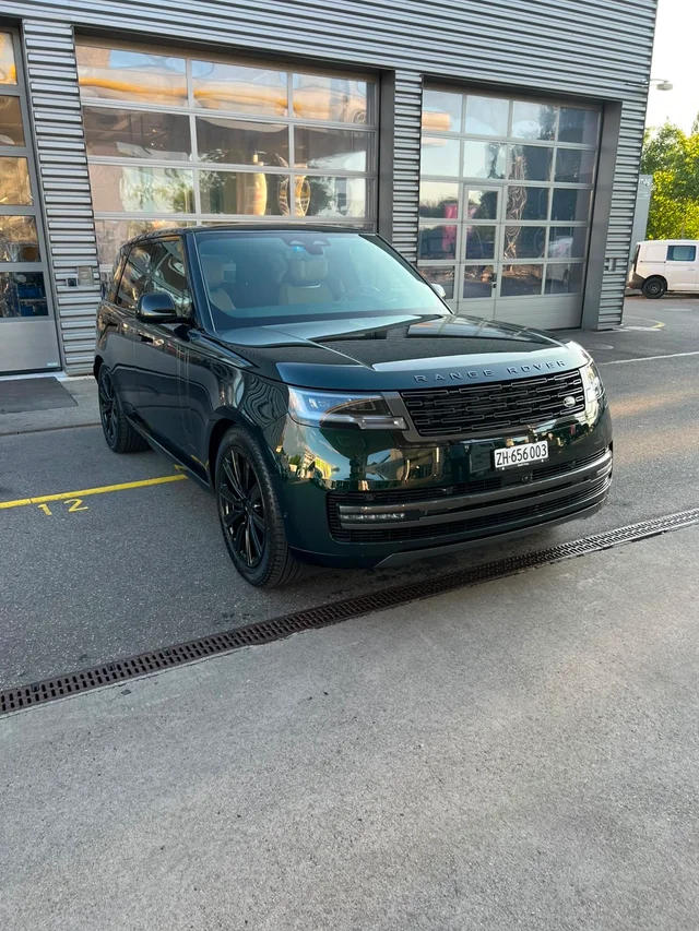 Land Rover LWB P460e – 2